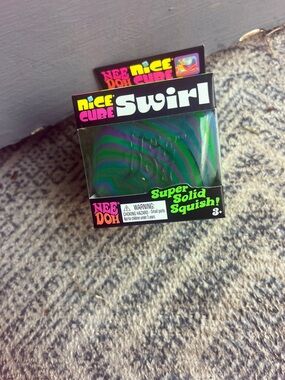 Needoh Nice Cube Swirl Super Solid Squish - Green & Purple